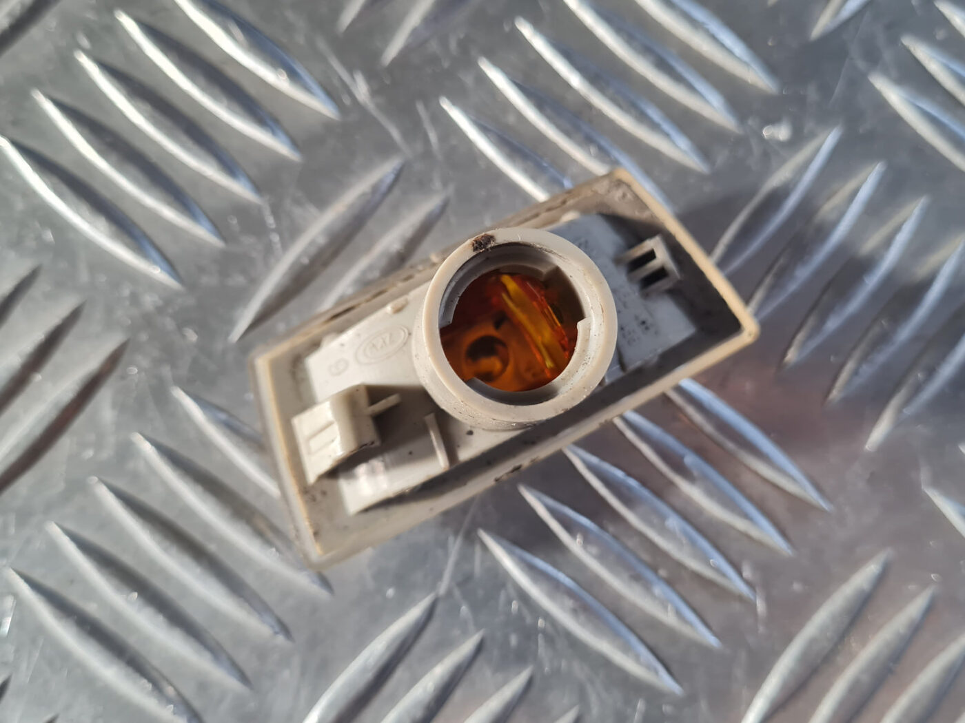 Pagrieziena signala lukturis priekš OPEL INSIGNIA 2010