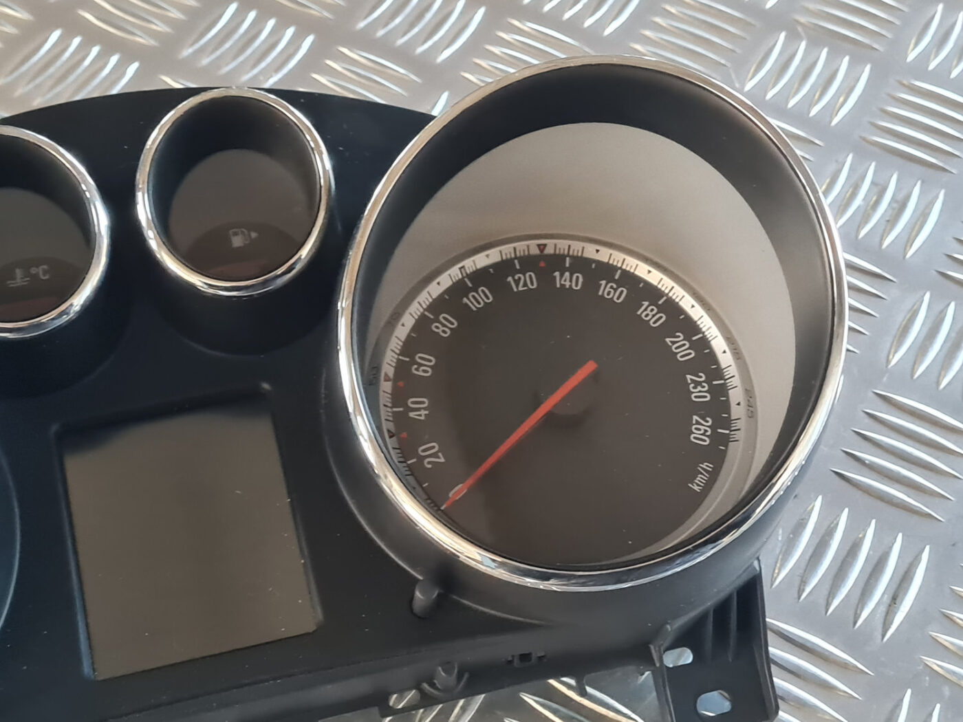 Spidometrs priekš OPEL INSIGNIA 2010 7 Spidometrs priekš OPEL INSIGNIA 2010