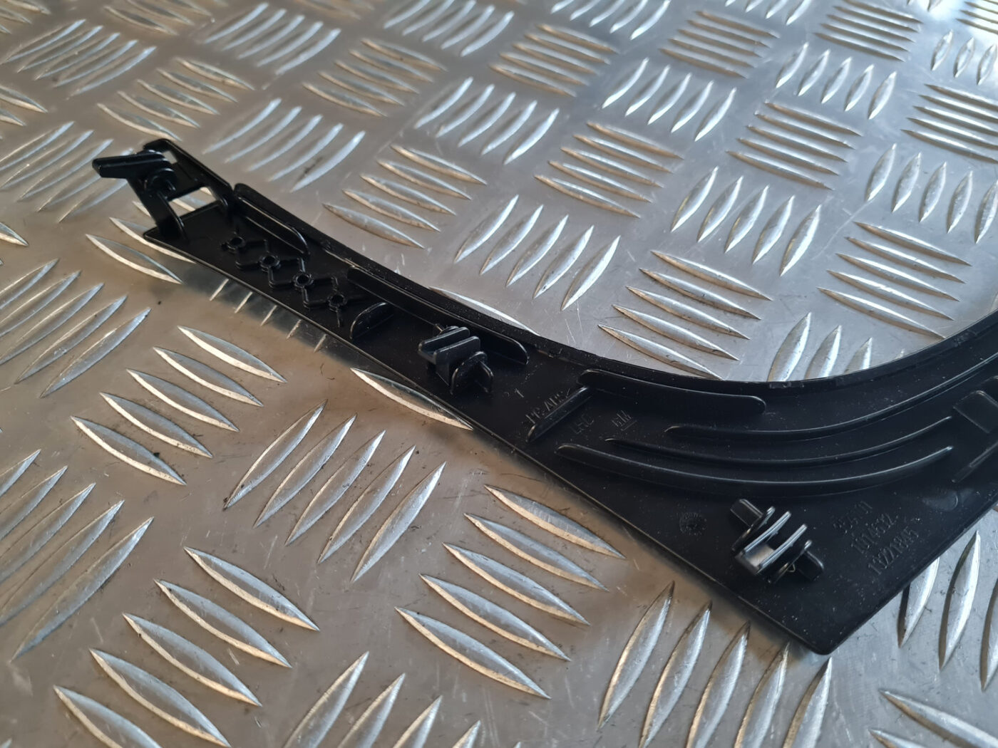 Mērinstrumentu paneļa dekoratīvā uzlika priekš OPEL INSIGNIA 2010