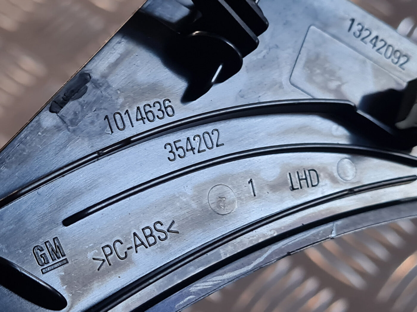 Mērinstrumentu paneļa dekoratīvā uzlika priekš OPEL INSIGNIA 2010