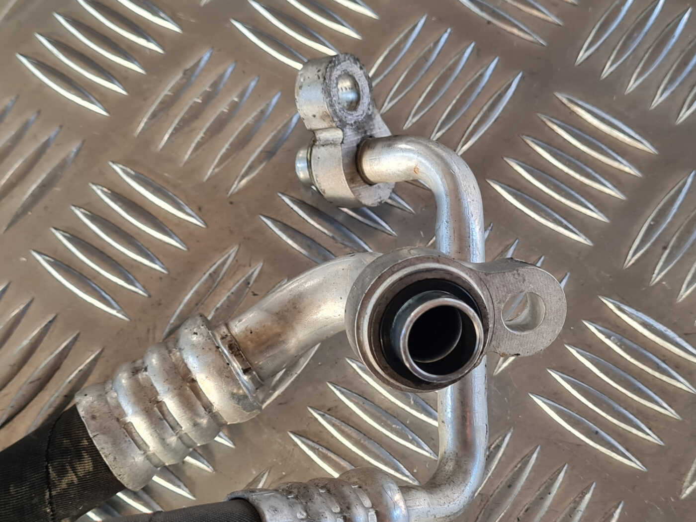 Gaisa kondicioniera caurule priekš OPEL INSIGNIA 2010