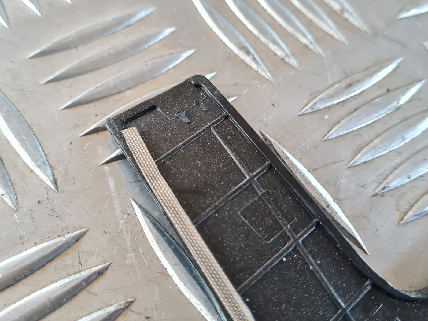 Mērinstrumentu paneļa dekoratīvais rāmis priekš OPEL INSIGNIA 2010