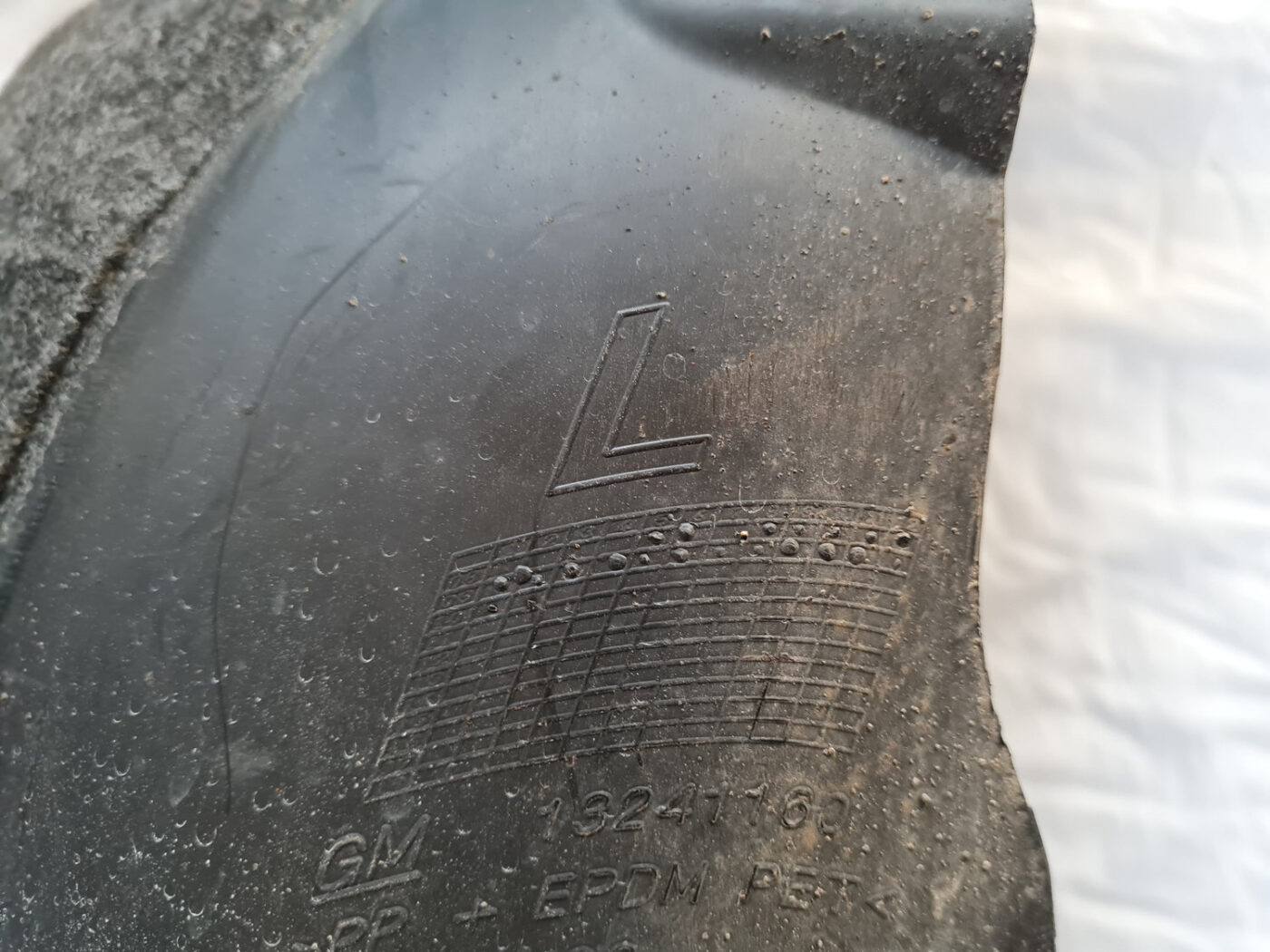 Priekšējais kreisais paspārns priekš OPEL INSIGNIA 2010 4 Priekšējais kreisais paspārns priekš OPEL INSIGNIA 2010