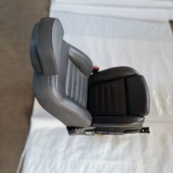 Priekšējais labais sēdeklis priekš OPEL INSIGNIA 2010