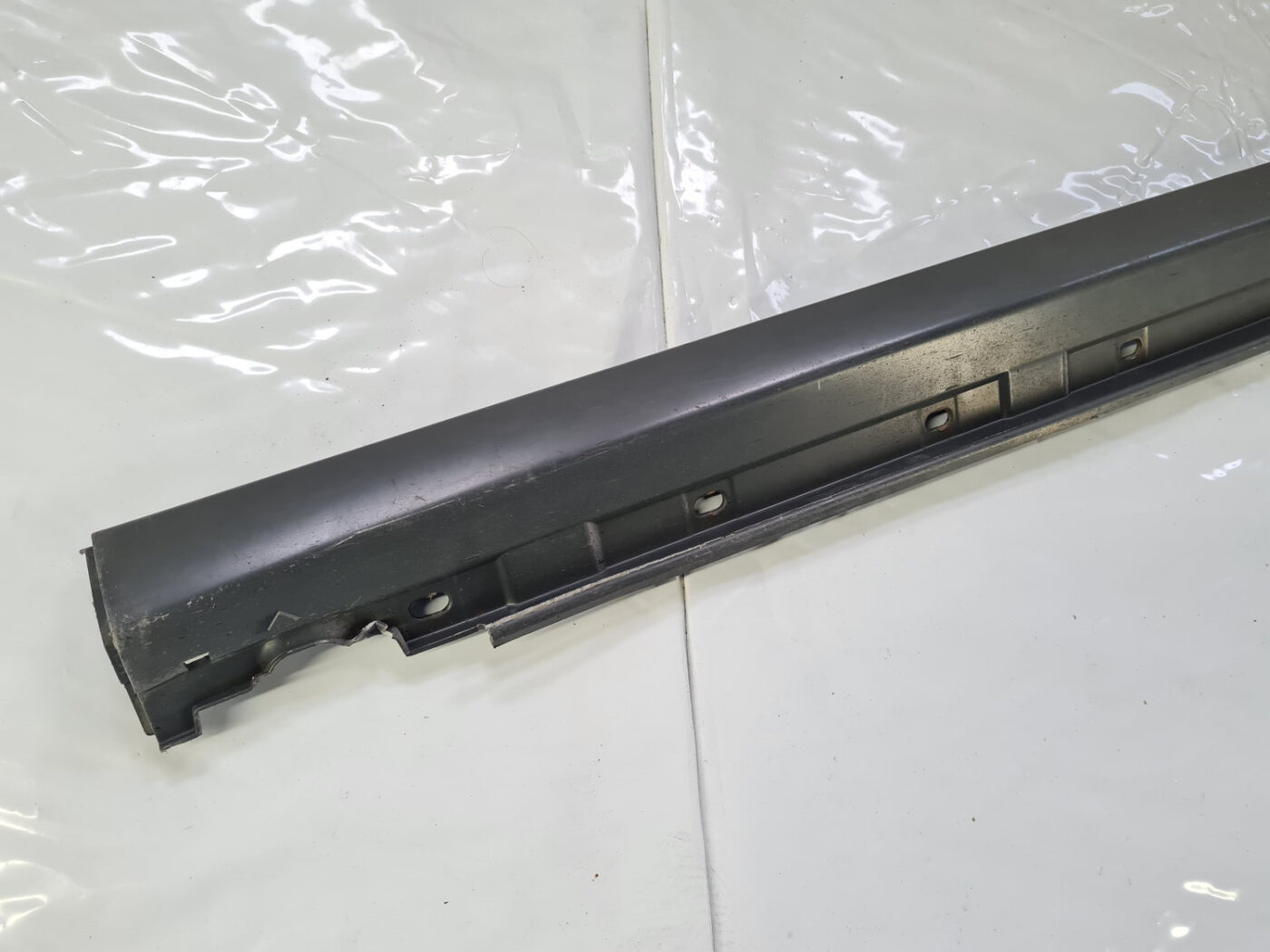 Ārēja sliekšņa laba uzlika priekš AUDI A4 2004 2 Ārēja sliekšņa laba uzlika priekš AUDI A4 2004