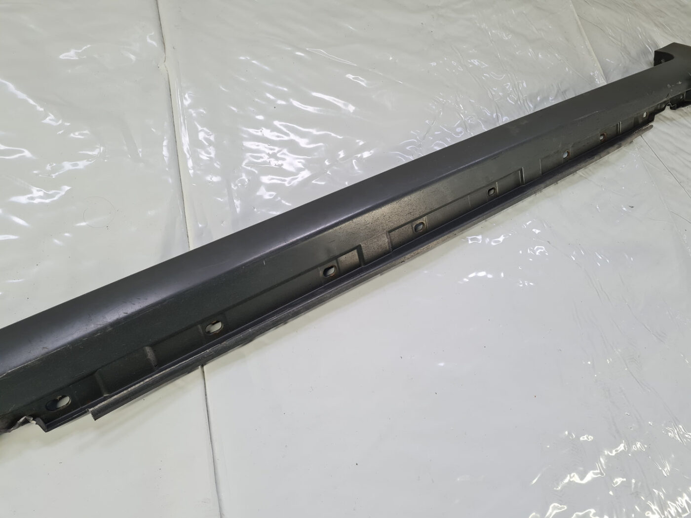 Ārēja sliekšņa laba uzlika priekš AUDI A4 2004 18 Ārēja sliekšņa laba uzlika priekš AUDI A4 2004