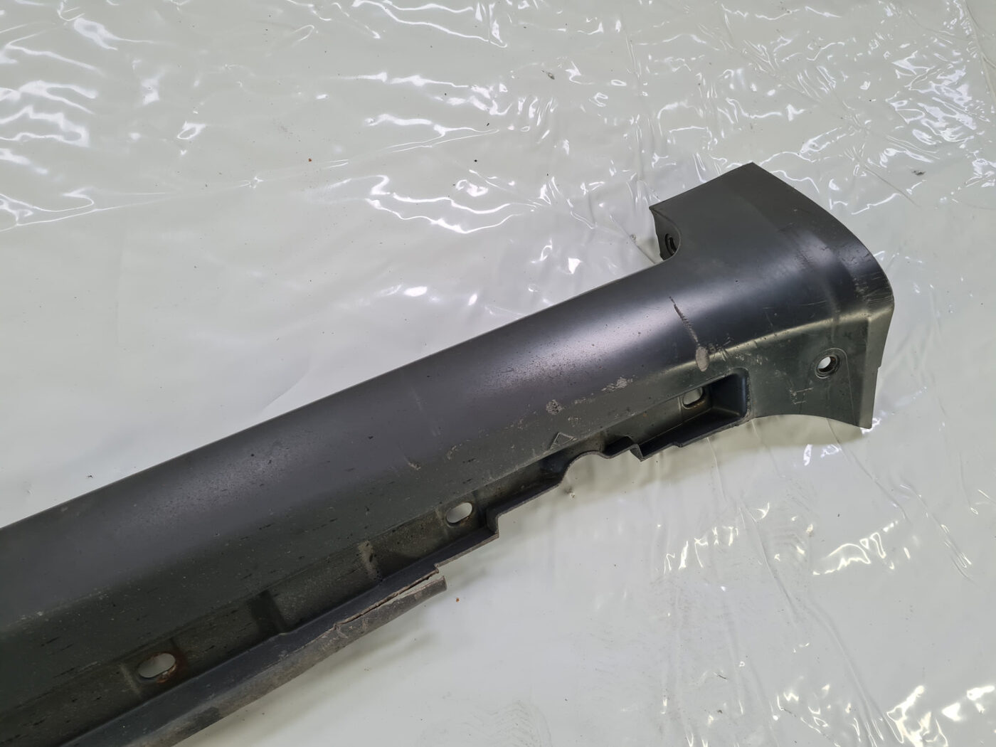 Ārēja sliekšņa laba uzlika priekš AUDI A4 2004 17 Ārēja sliekšņa laba uzlika priekš AUDI A4 2004