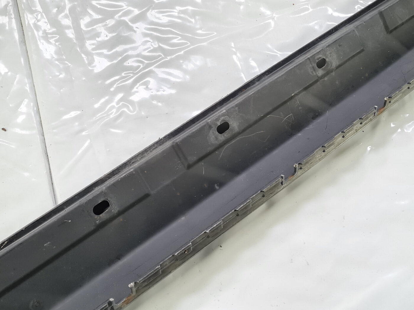 Ārēja sliekšņa laba uzlika priekš AUDI A4 2004 11 Ārēja sliekšņa laba uzlika priekš AUDI A4 2004