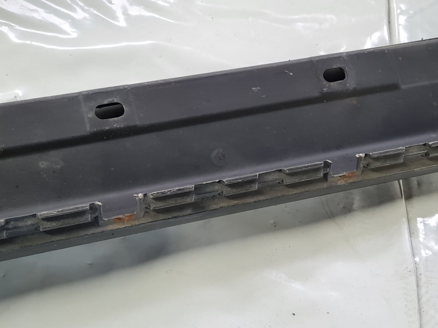 Ārēja sliekšņa laba uzlika priekš AUDI A4 2004 9 Ārēja sliekšņa laba uzlika priekš AUDI A4 2004