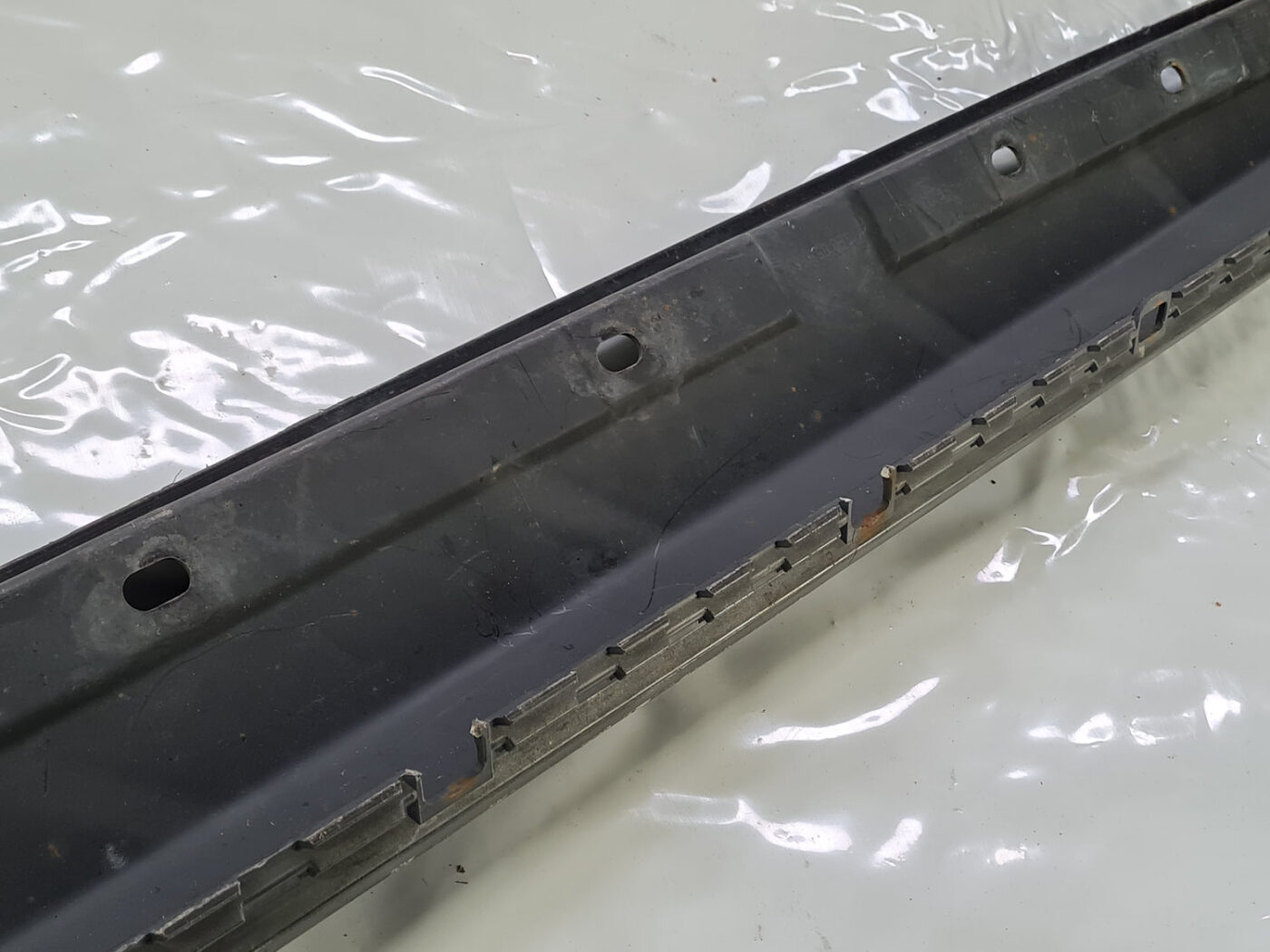 Ārēja sliekšņa laba uzlika priekš AUDI A4 2004 8 Ārēja sliekšņa laba uzlika priekš AUDI A4 2004