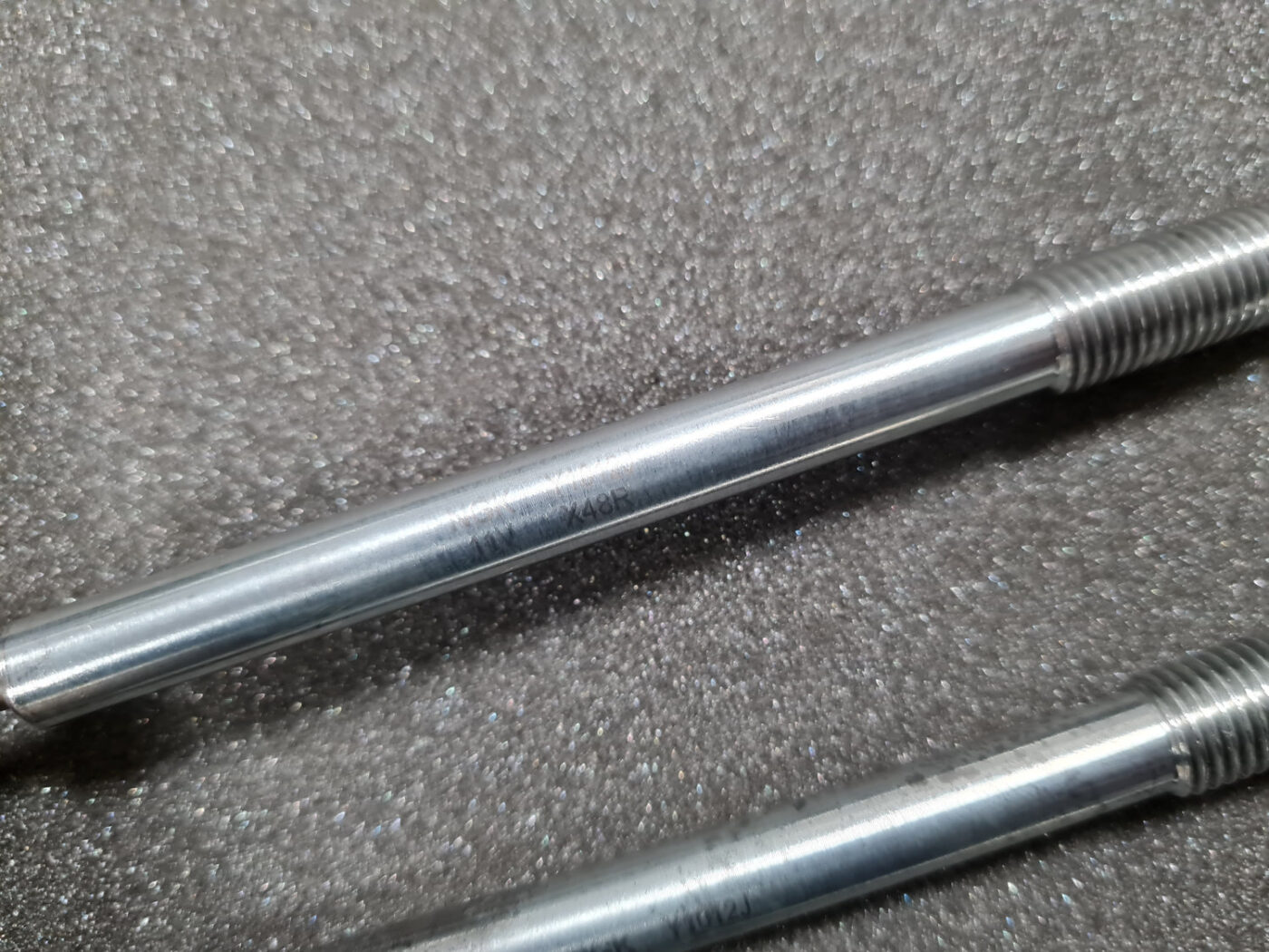 Kvēlsvece priekš TOYOTA AVENSIS 2012