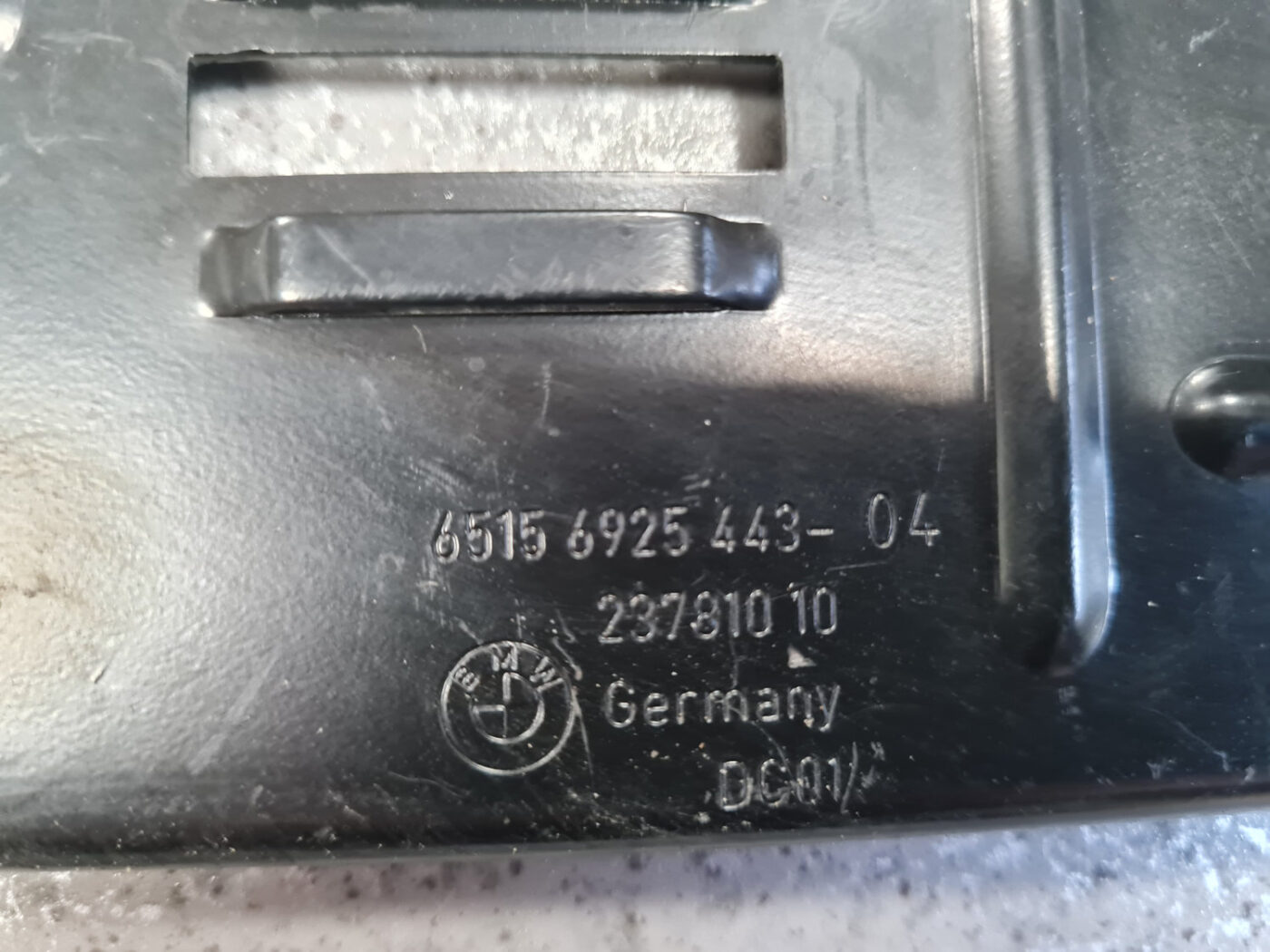 Audio pastiprinātāja kronšteins priekš BMW 525 E60 2004 BLACK 4 Audio pastiprinātāja kronšteins priekš BMW 525 E60 2004 BLACK