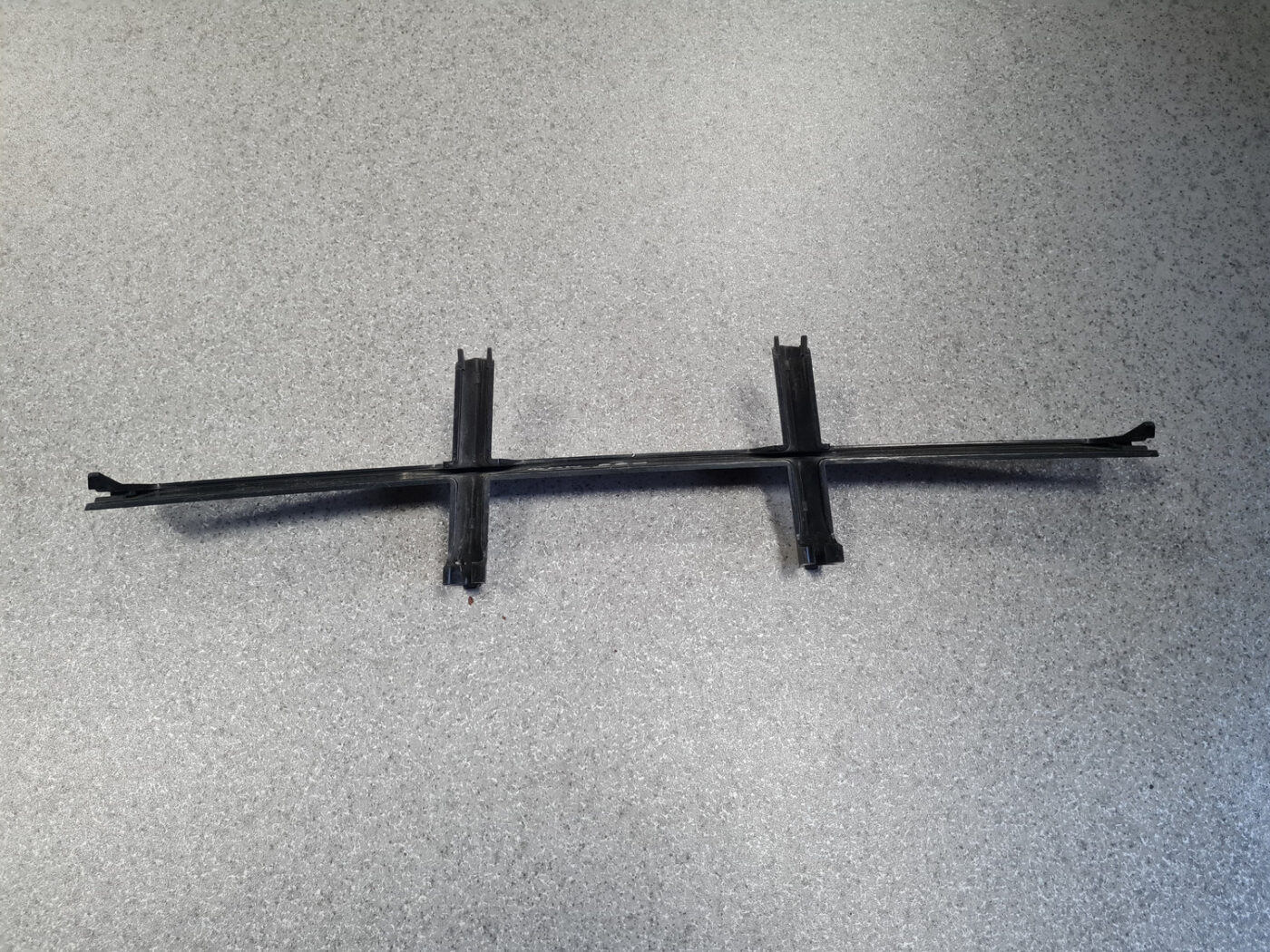 Bufera reste priekš BMW 520D E60 2006 ENG. 8 Bufera reste priekš BMW 520D E60 2006 ENG.