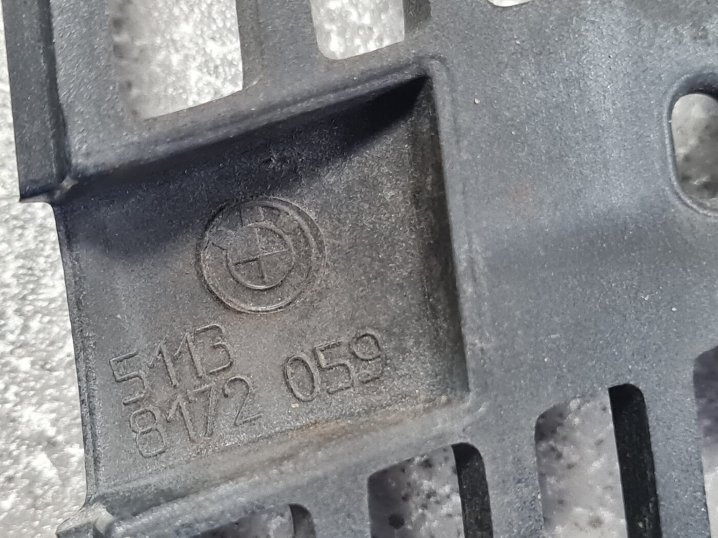 Pārsega reste priekš BMW 7 E38 1998-2001