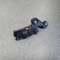 Priekšēja bufera kronšteins priekš RENAULT MEGANE 2011