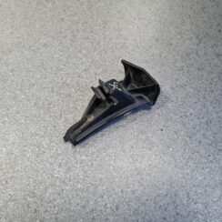 Priekšēja bufera kronšteins priekš VOLVO S40 2004 Black