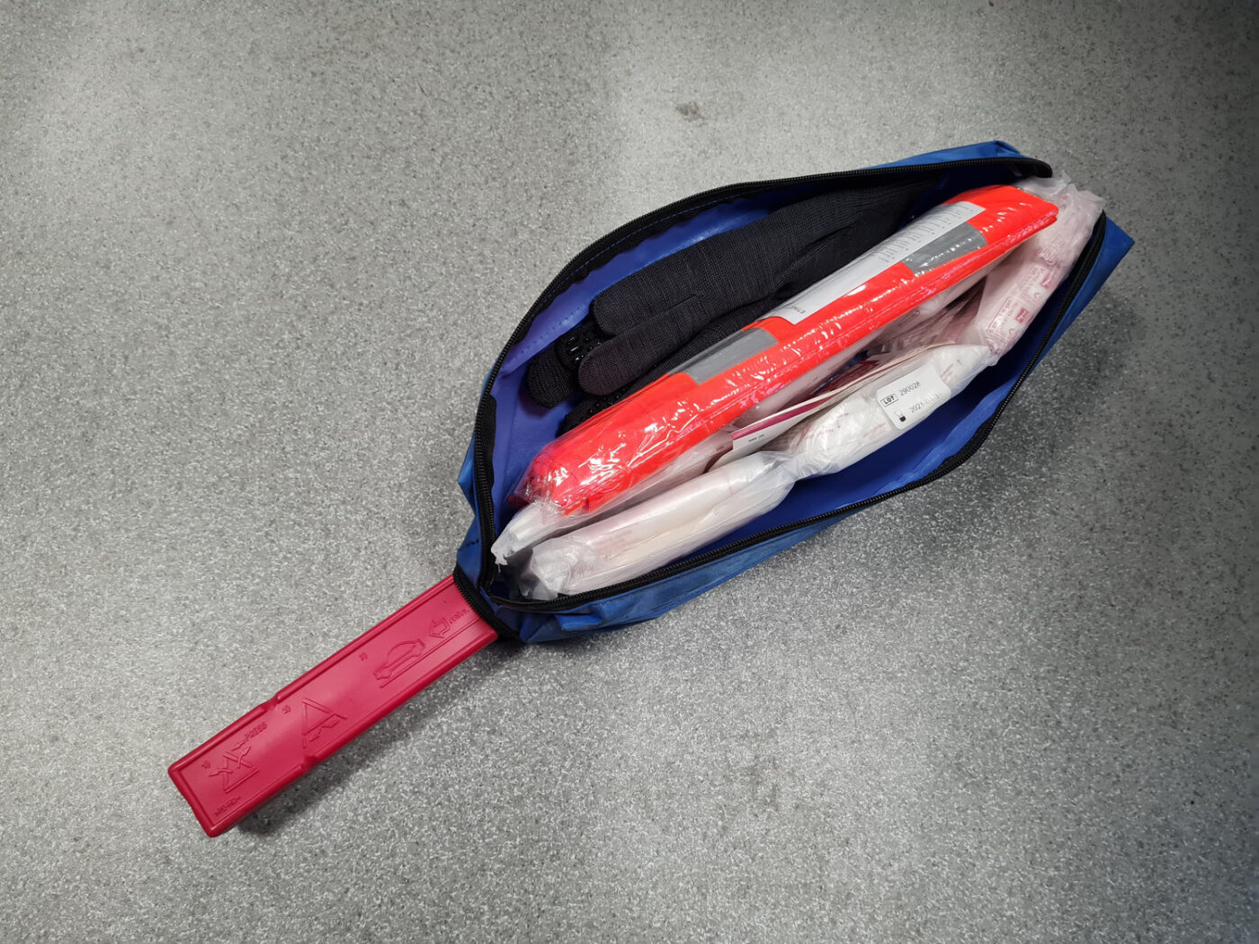 Pirmās palīdzības komplekts priekš FORD 4 Pirmās palīdzības komplekts priekš FORD