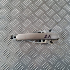 Aizmugurējais kreisais durvju rokturis priekš ŠKODA OCTAVIA 2007