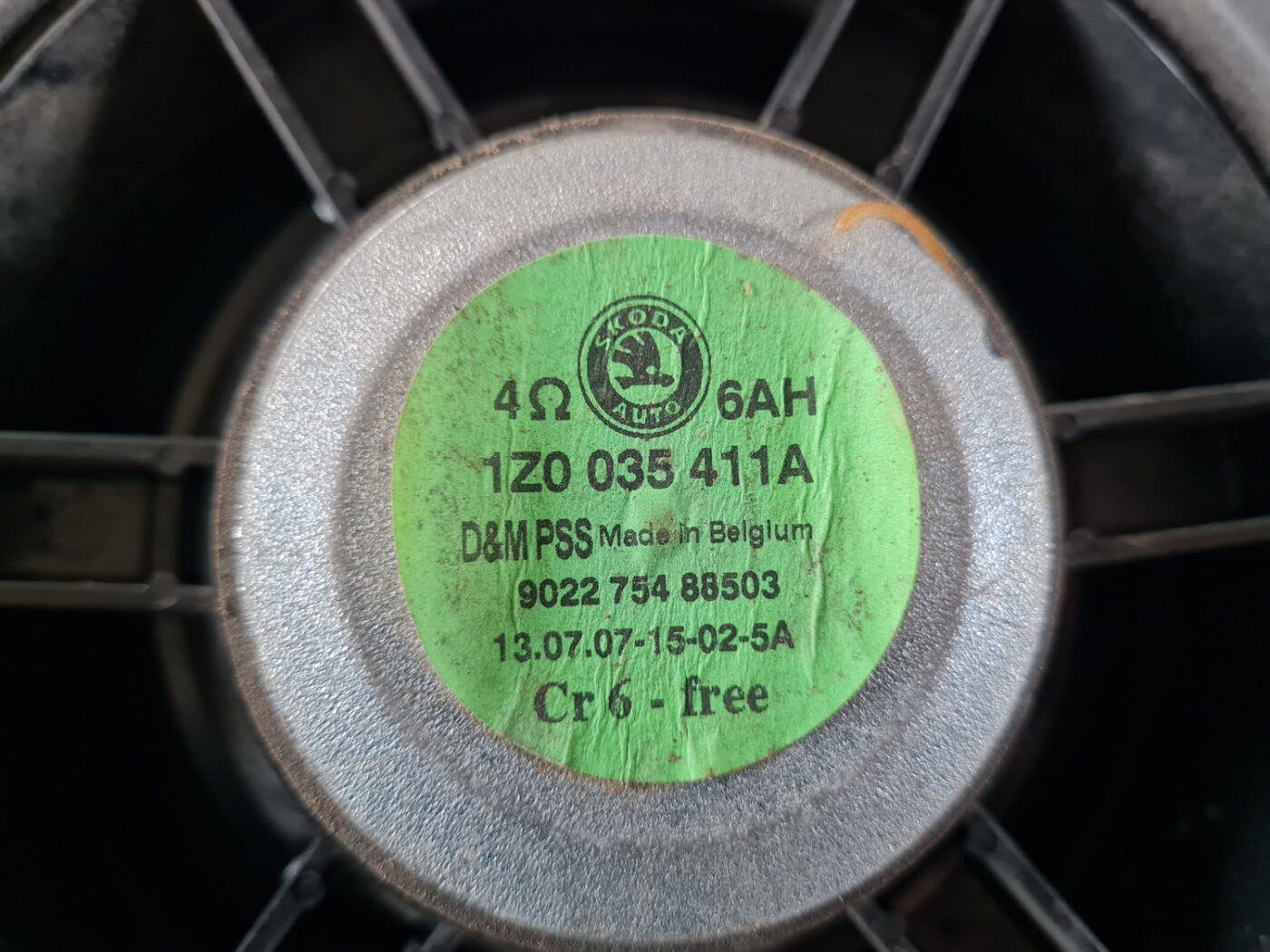 Durvju skaļrunis, apakšā priekš ŠKODA OCTAVIA 2007