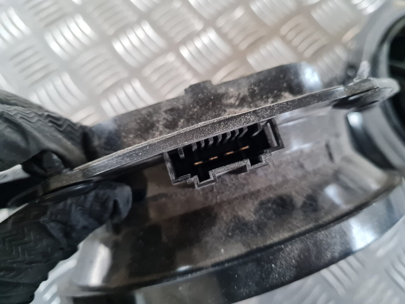 Durvju skaļrunis, apakšā priekš ŠKODA OCTAVIA 2007