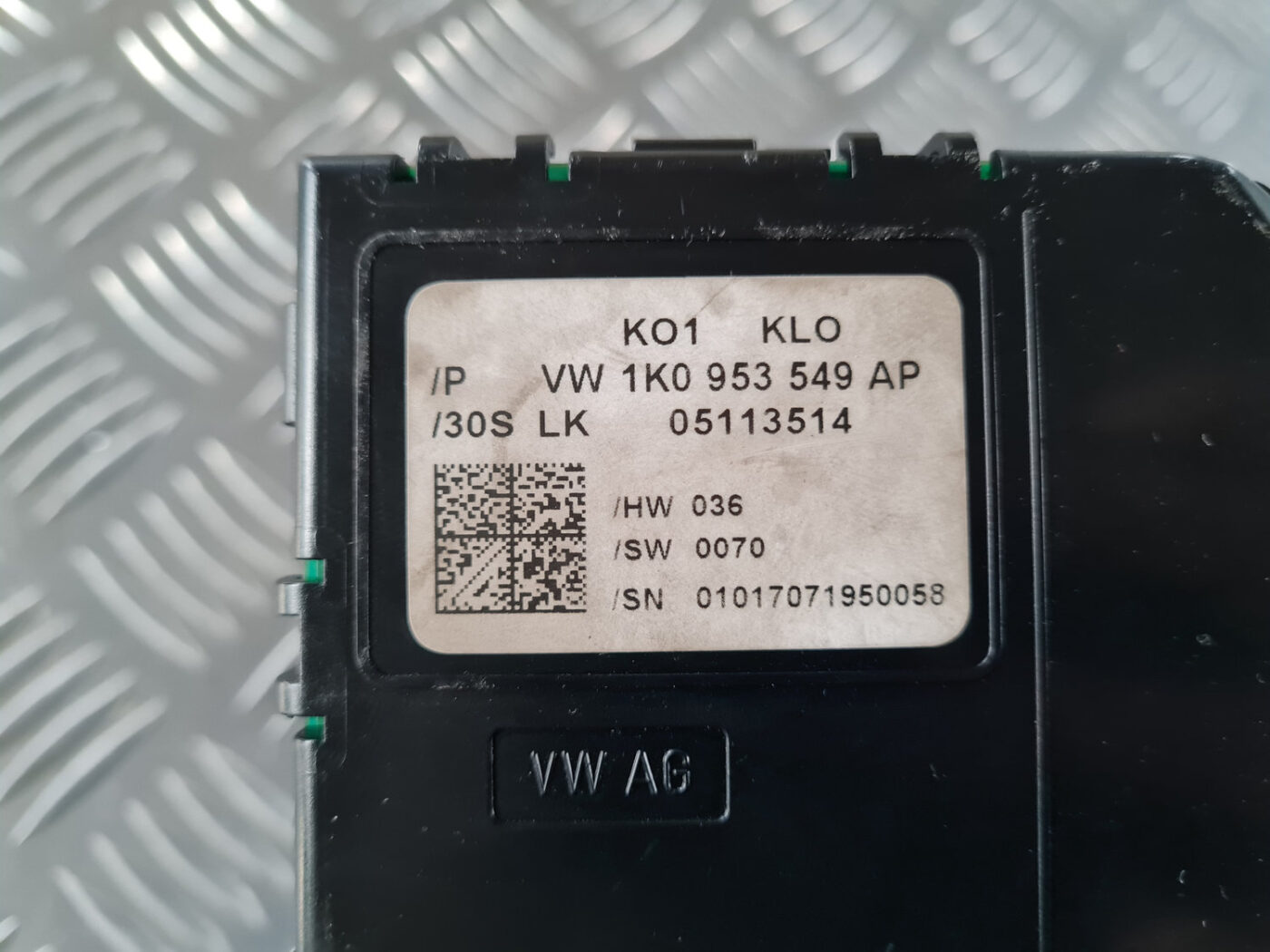 Stūres statnes vadības bloks priekš ŠKODA OCTAVIA 2007 3 Stūres statnes vadības bloks priekš ŠKODA OCTAVIA 2007