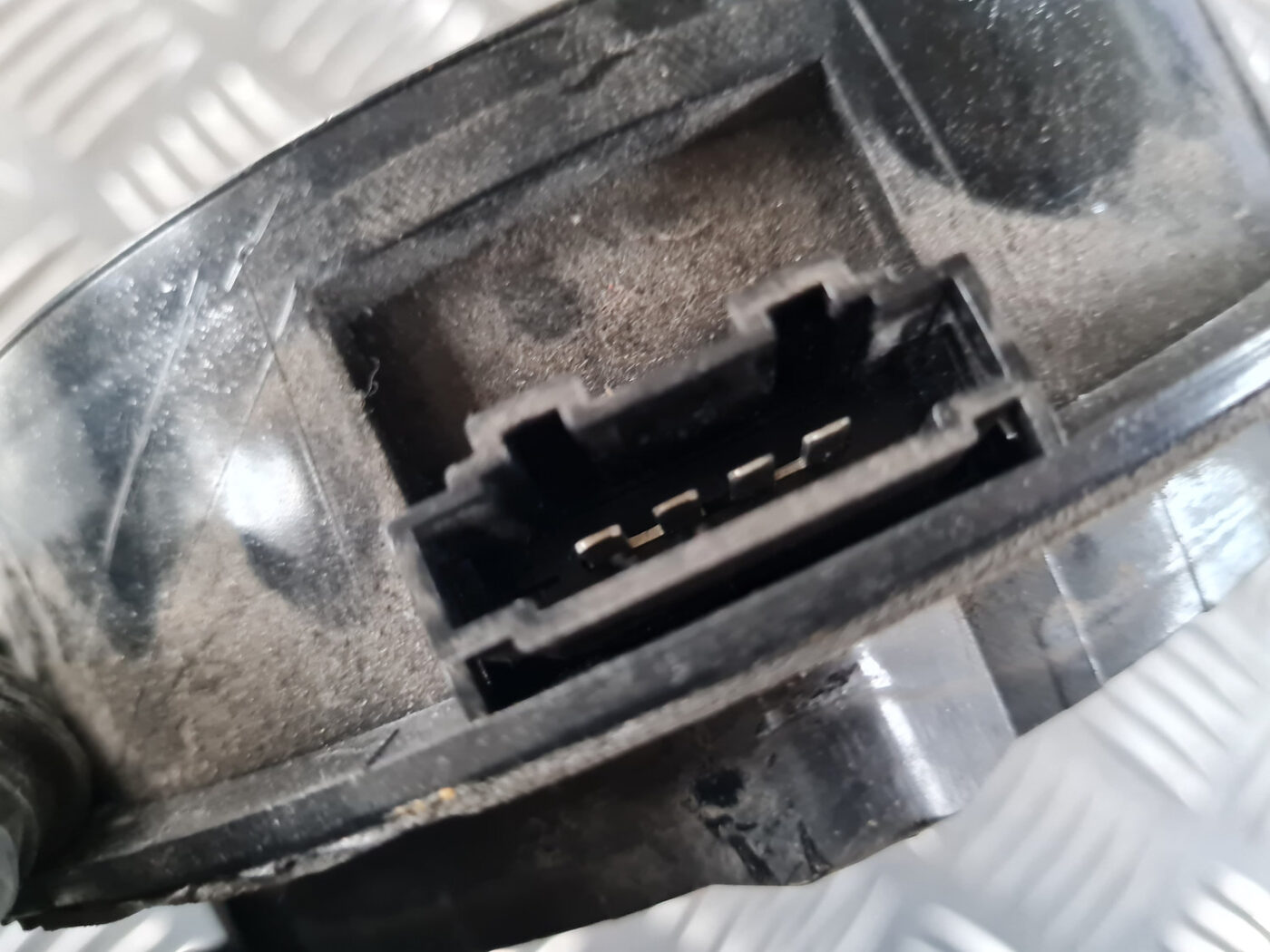 Durvju skaļrunis, apakšā priekš ŠKODA OCTAVIA 2007