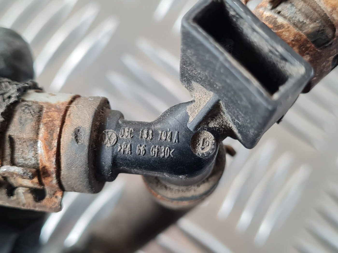 Gumijas šļūtene priekš ŠKODA OCTAVIA 2007 4 Gumijas šļūtene priekš ŠKODA OCTAVIA 2007