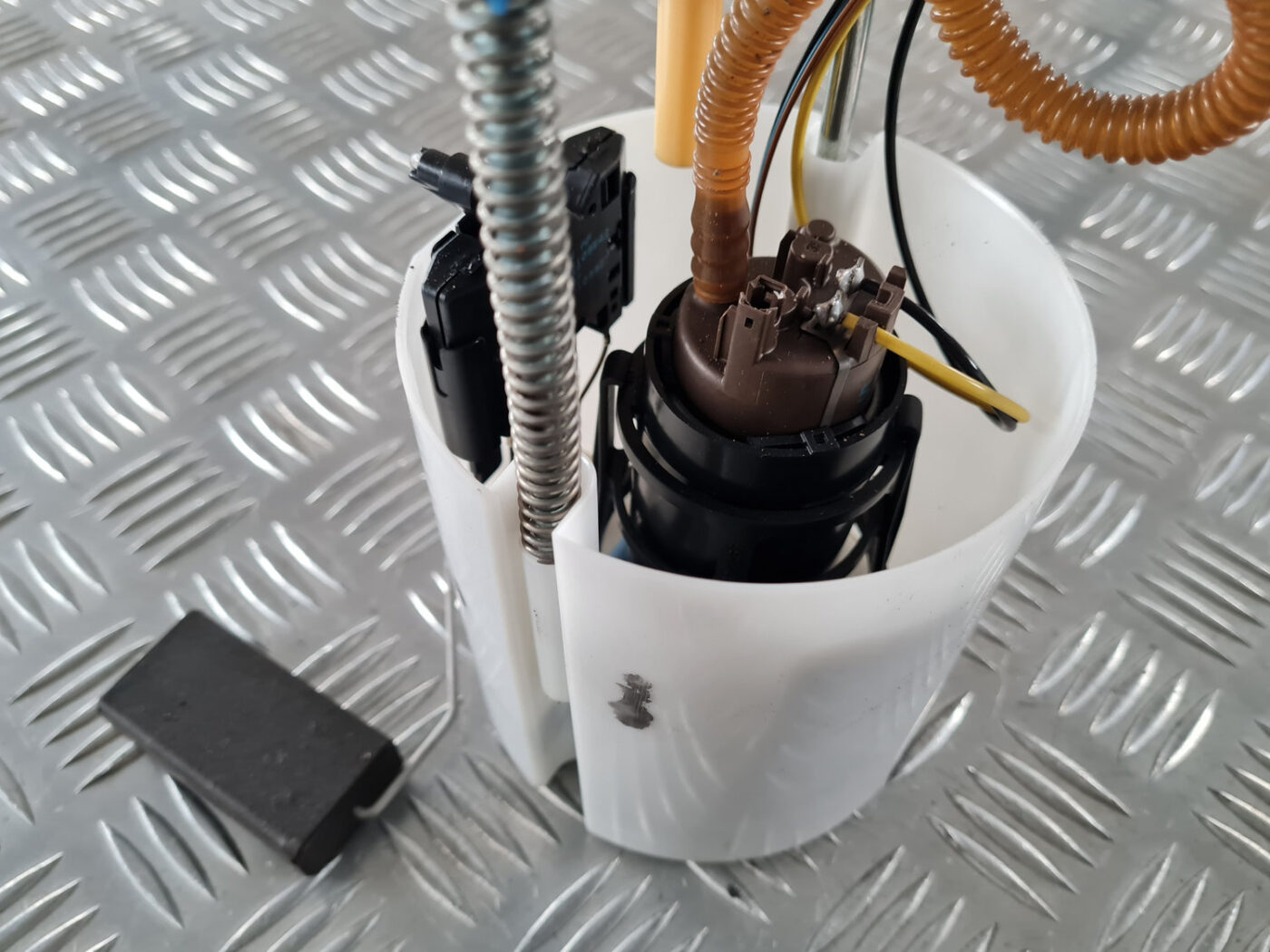 Degvielas tvertnes sūknis priekš ŠKODA OCTAVIA 2007