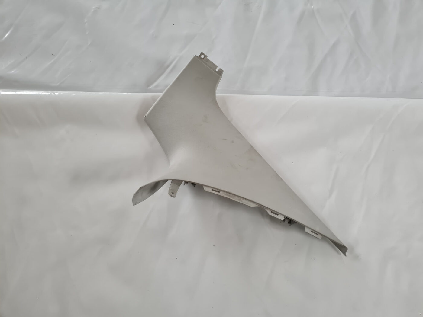 Bagažnieka nodalījuma statnes apdare priekš ŠKODA OCTAVIA 2007 1 Bagažnieka nodalījuma statnes apdare priekš ŠKODA OCTAVIA 2007