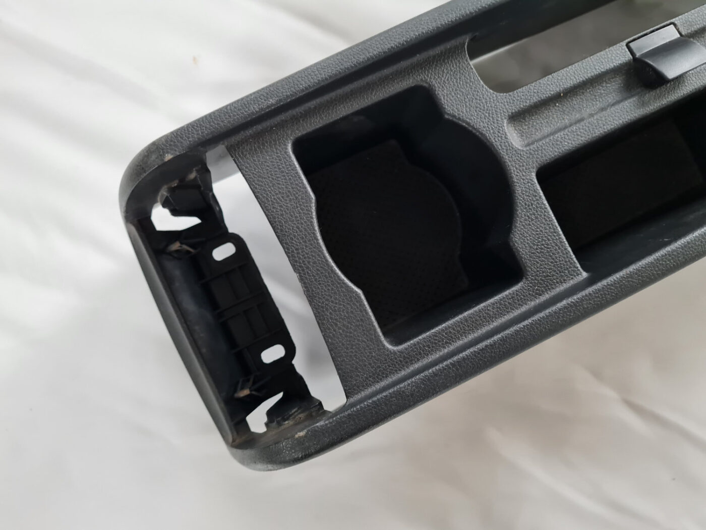 Centrālās konsoles apdares lielākā daļa priekš ŠKODA OCTAVIA 2007