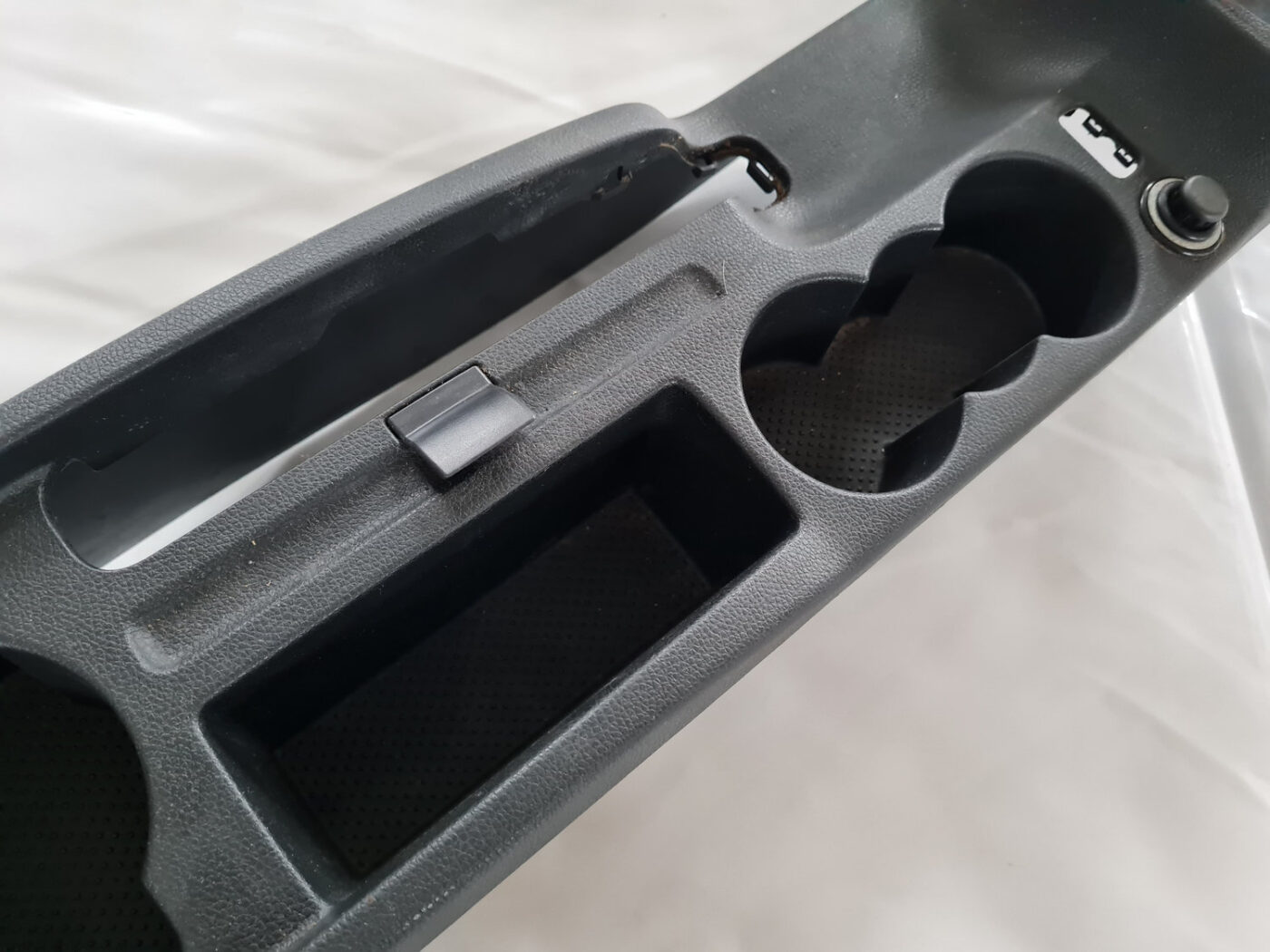 Centrālās konsoles apdares lielākā daļa priekš ŠKODA OCTAVIA 2007