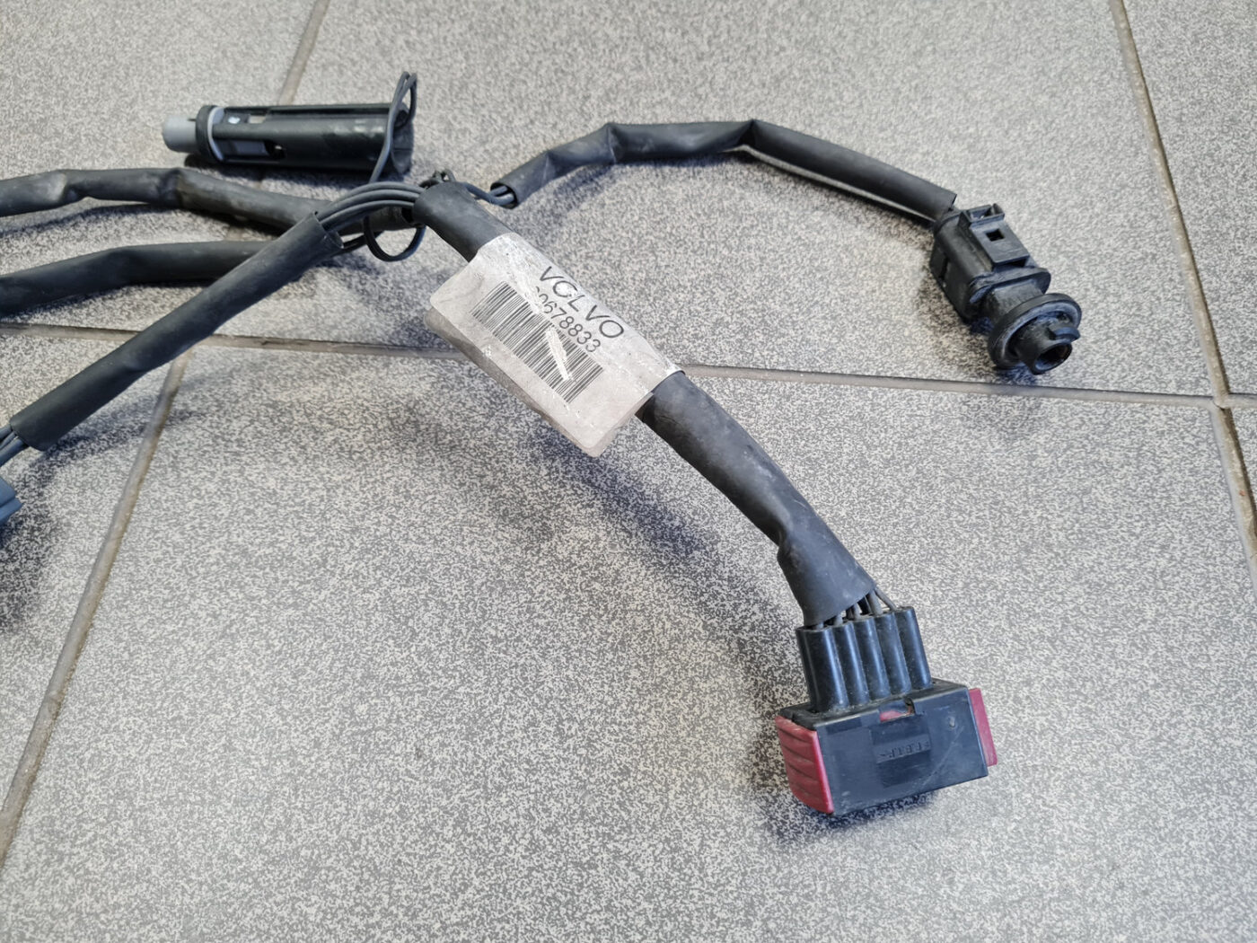 Priekšejo lukturu vadi priekš VOLVO XC90 2004 6 Priekšejo lukturu vadi priekš VOLVO XC90 2004