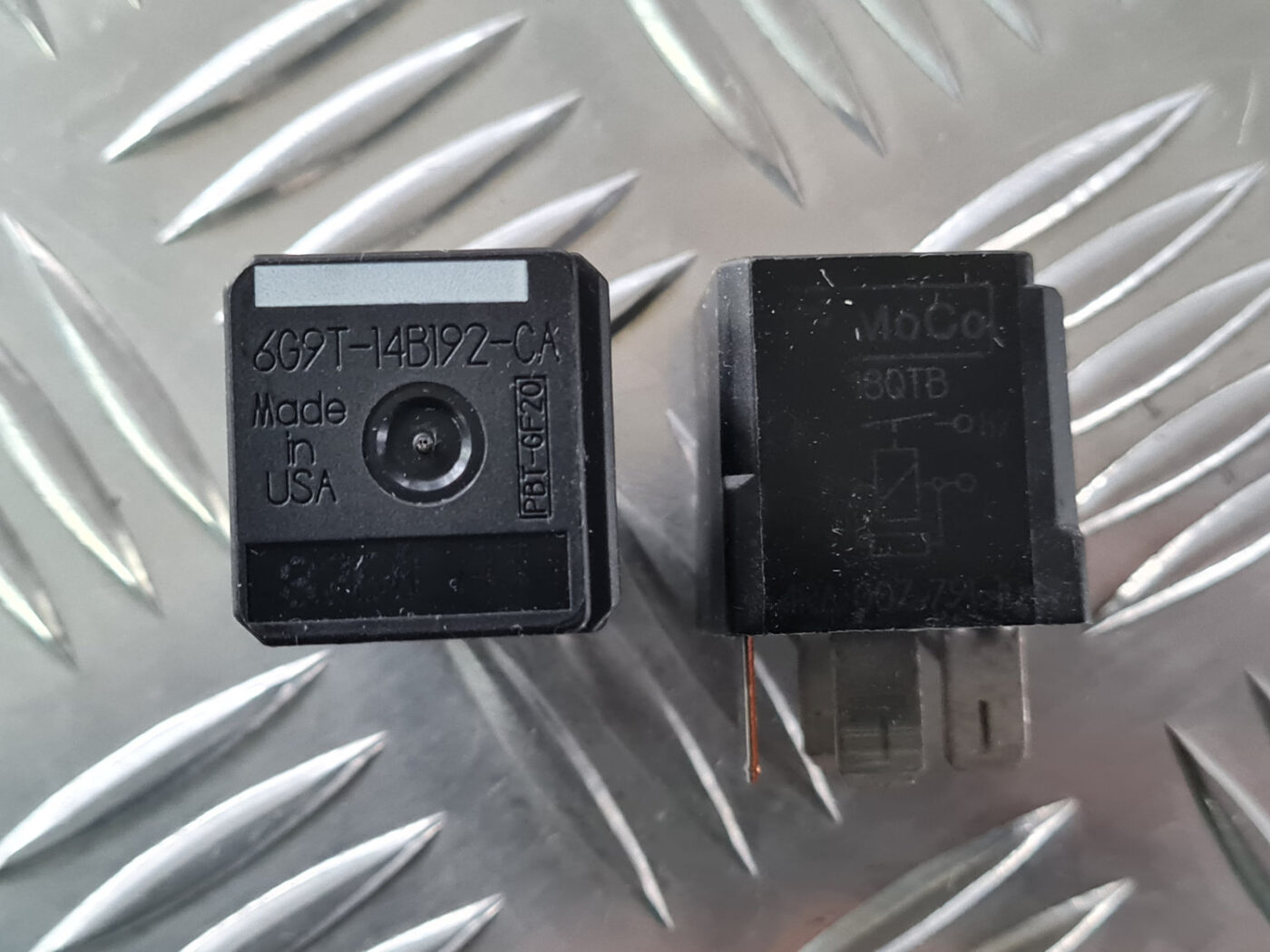 Drošinātāju releja priekš VOLVO XC 60 2009 2 Drošinātāju releja priekš VOLVO XC 60 2009