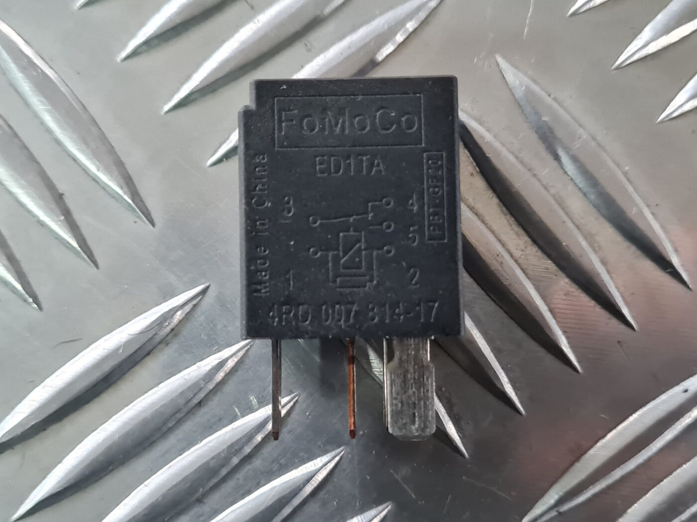 Drošinātāju releja priekš VOLVO XC 60 2009 2 Drošinātāju releja priekš VOLVO XC 60 2009