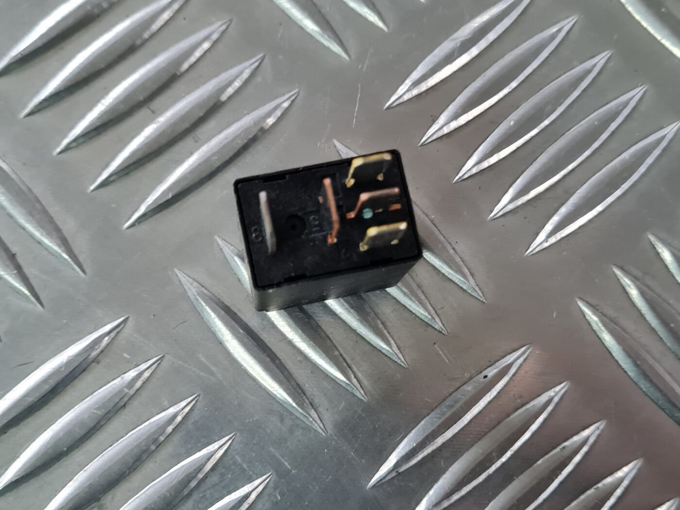 Drošinātāju releja priekš VOLVO XC 60 2009 3 Drošinātāju releja priekš VOLVO XC 60 2009