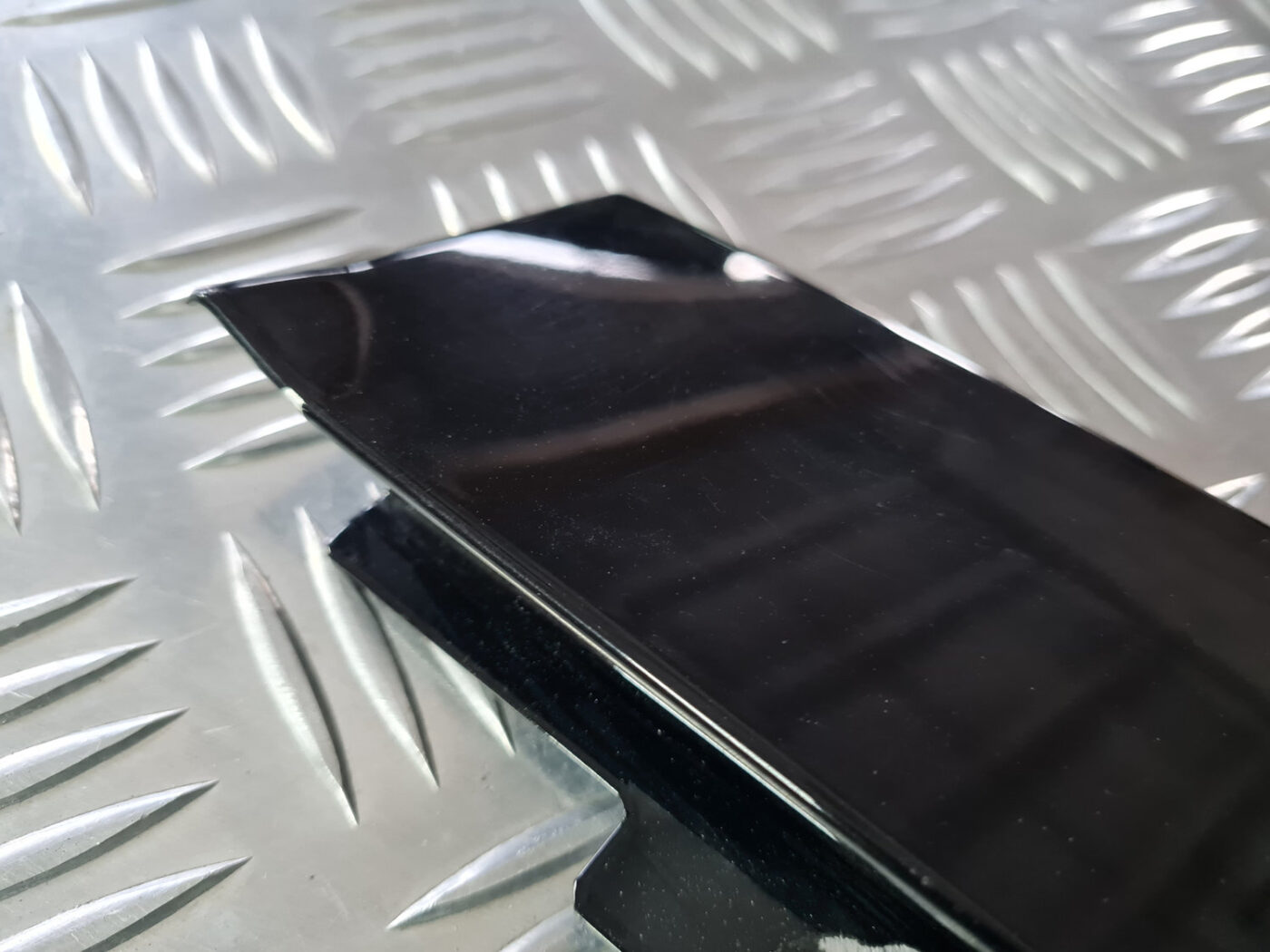 Durvju stikla moldings priekš VOLVO XC 60 2009