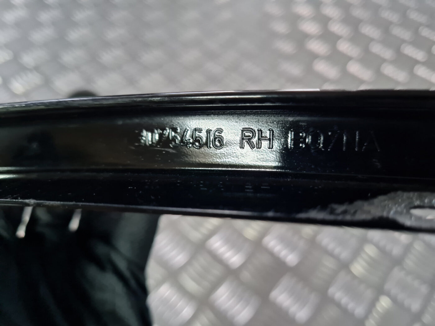 Durvju stikla moldings priekš VOLVO XC 60 2009