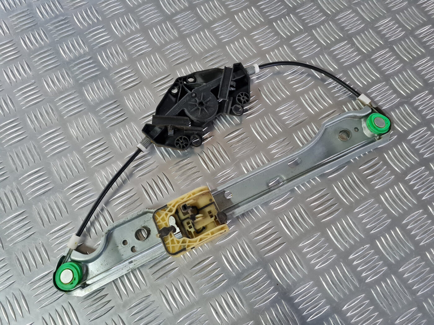 Stikla pacelšanas mehānisms aizmugurējais kreisais priekš VOLVO XC 60 2009 5 Stikla pacelšanas mehānisms aizmugurējais kreisais priekš VOLVO XC 60 2009