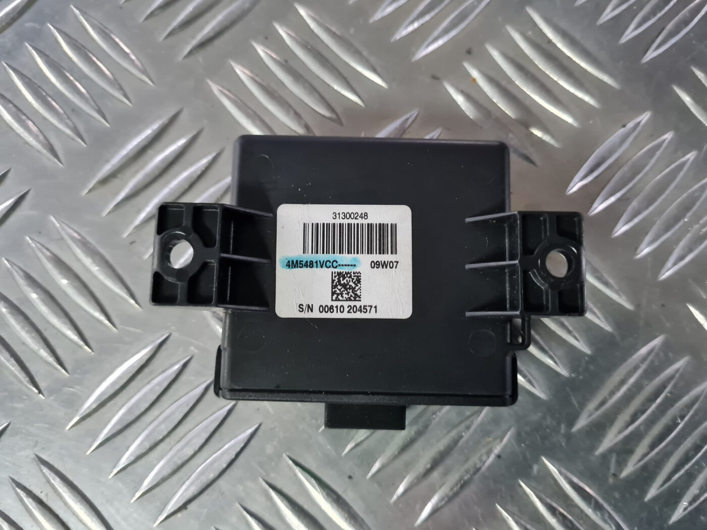 Parkošanās devēju vadības bloks priekš VOLVO XC 60 2009 5 Parkošanās devēju vadības bloks priekš VOLVO XC 60 2009