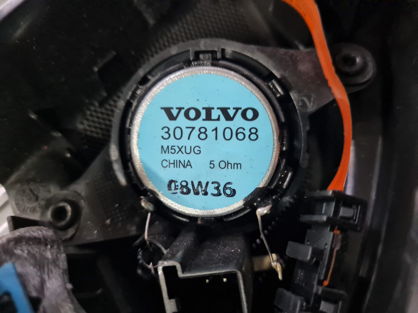 Durvju spoguļa apdares uzlika salonā (ar skaļruni) priekš VOLVO XC 60 2009