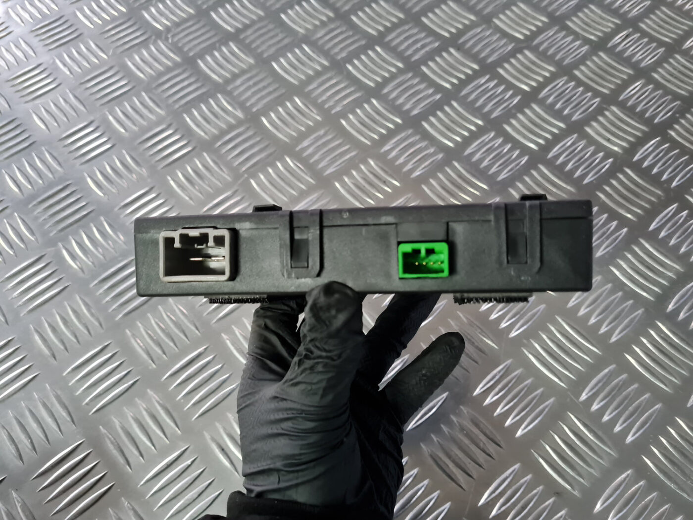 Piekabes āķa vadības bloks priekš VOLVO XC 60 2009 5 Piekabes āķa vadības bloks priekš VOLVO XC 60 2009