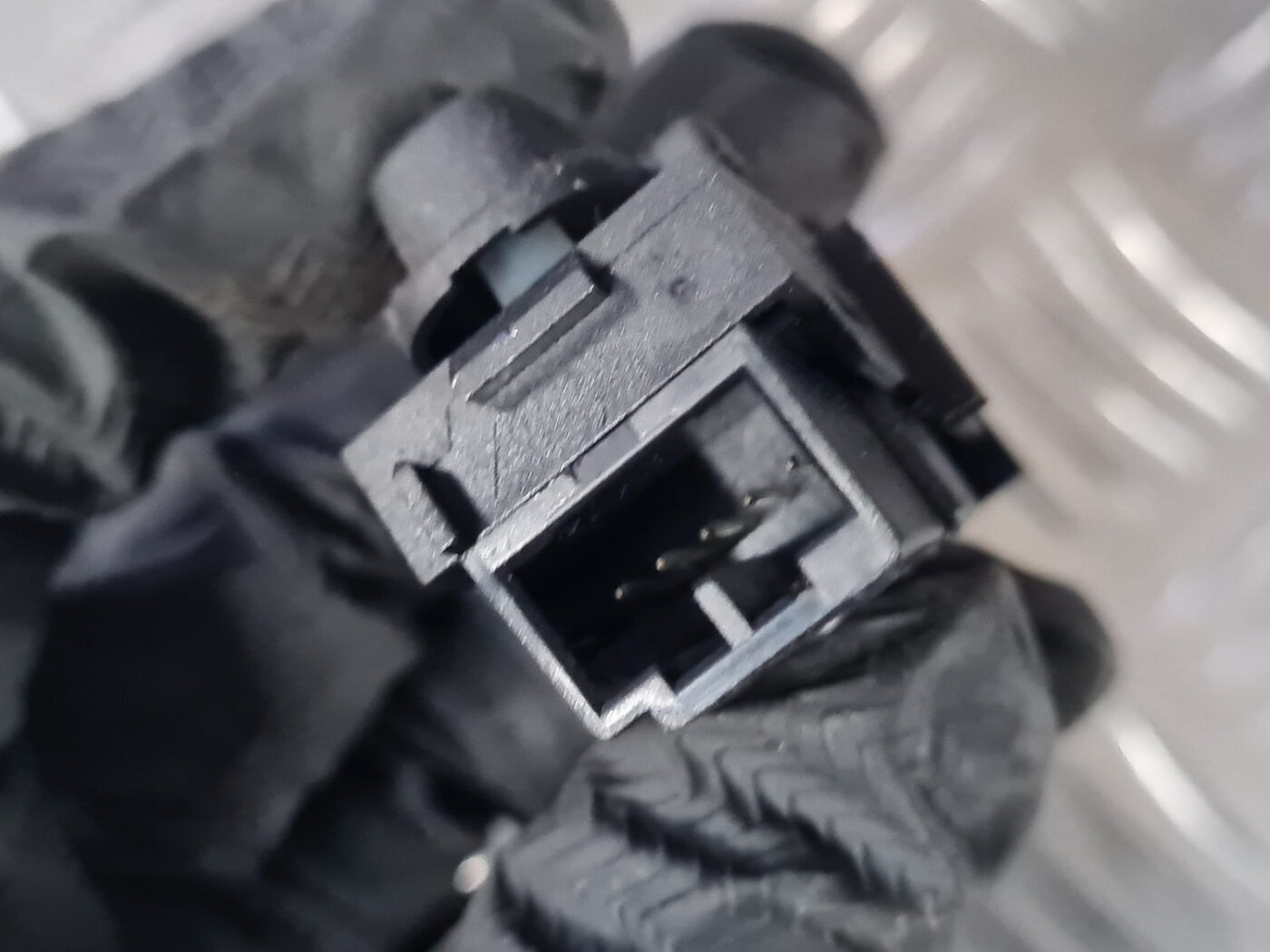 Atvēršanas/aizvēršanas poga priekš VOLVO XC 60 2009