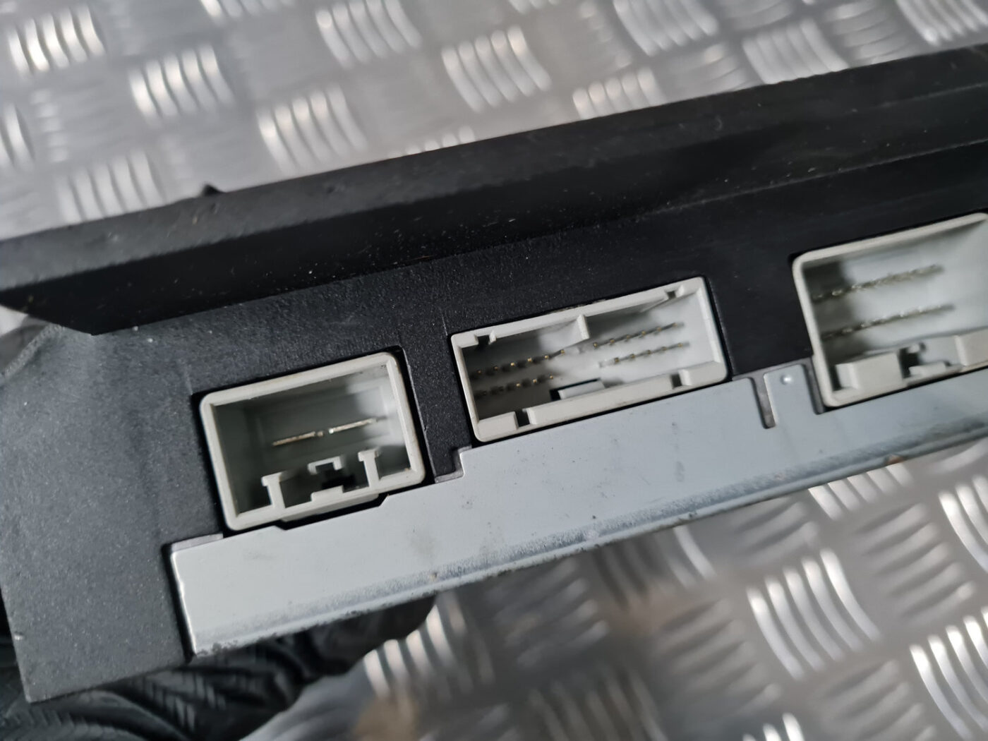 Audio pastiprinātāja bloks priekš VOLVO XC 60 2009 4 Audio pastiprinātāja bloks priekš VOLVO XC 60 2009