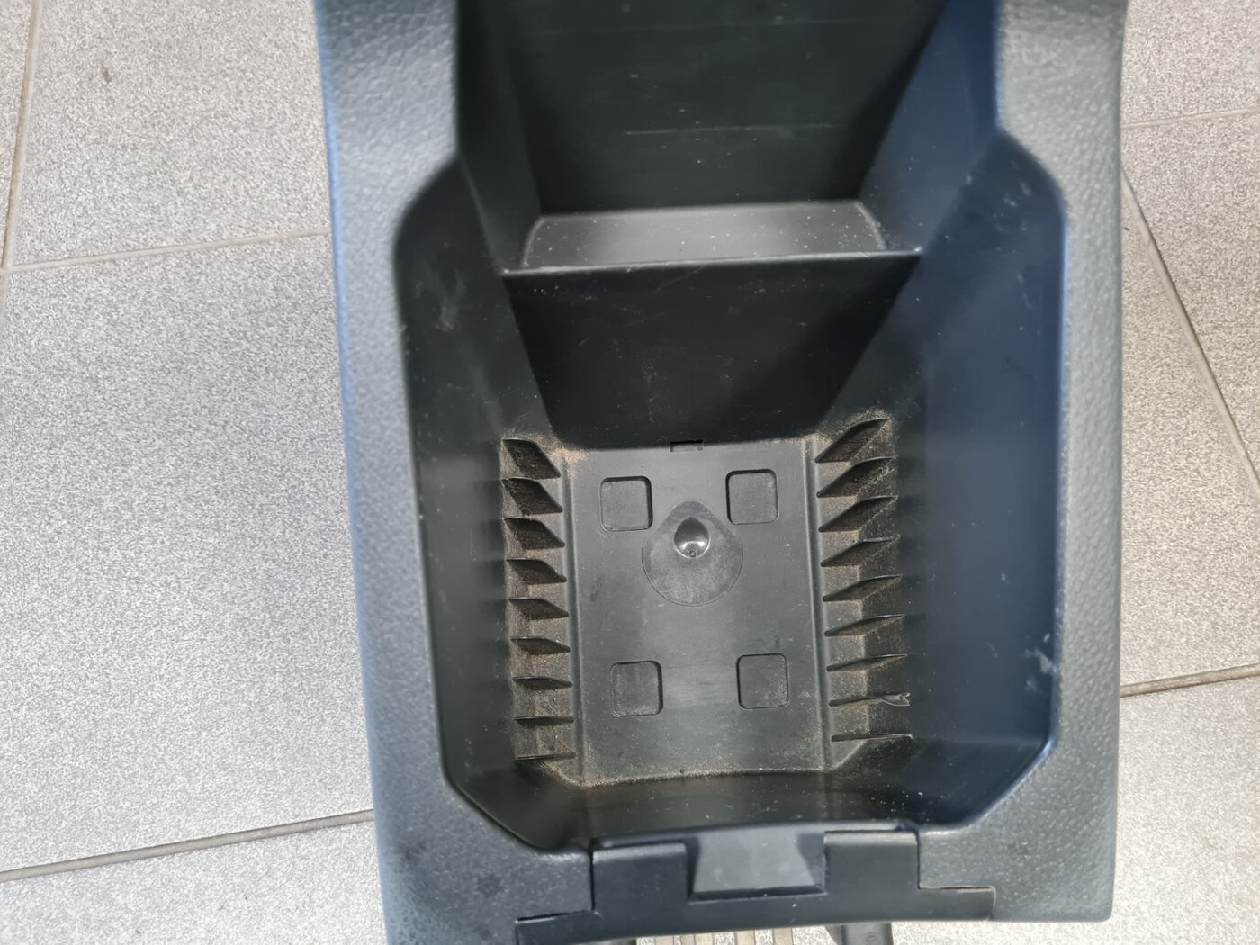 Roku balsts priekš VOLVO XC90 2004 11 Roku balsts priekš VOLVO XC90 2004