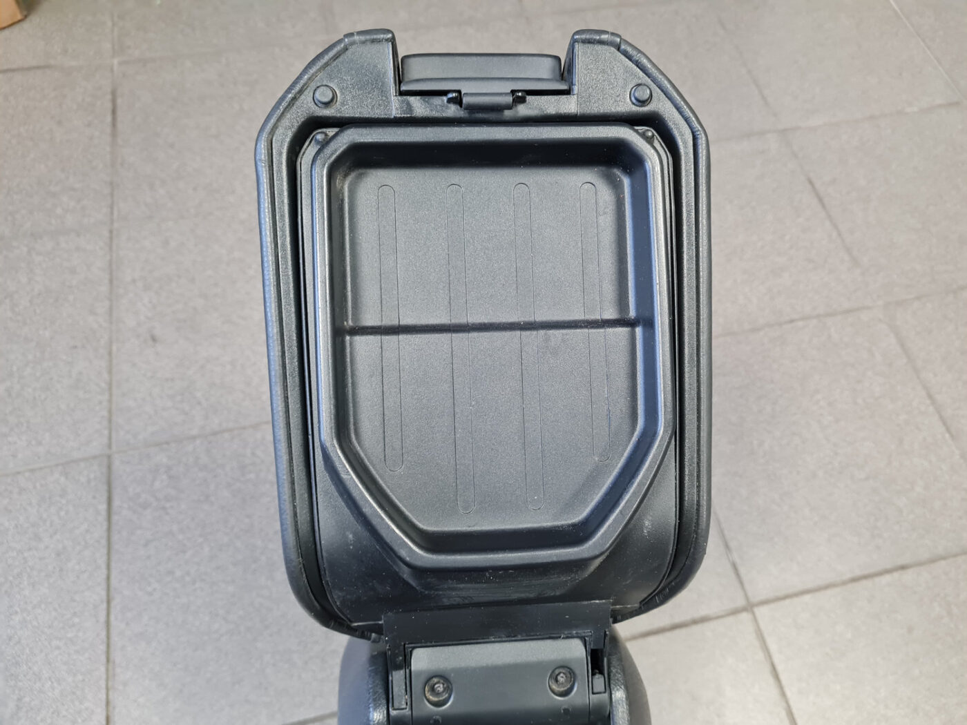 Roku balsts priekš VOLVO XC90 2004 10 Roku balsts priekš VOLVO XC90 2004