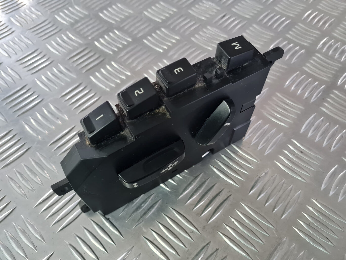 Sēdekļu atmiņas slēdža poga priekš VOLVO XC 60 2009 2 Sēdekļu atmiņas slēdža poga priekš VOLVO XC 60 2009