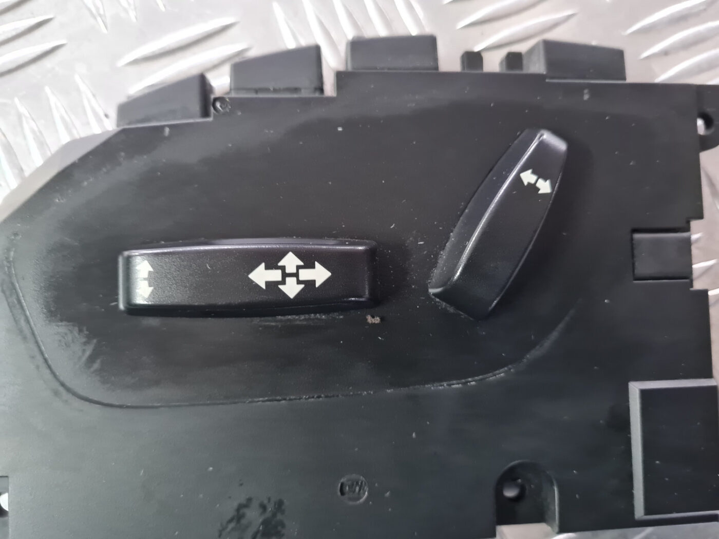 Sēdekļu atmiņas slēdža poga priekš VOLVO XC 60 2009 7 Sēdekļu atmiņas slēdža poga priekš VOLVO XC 60 2009