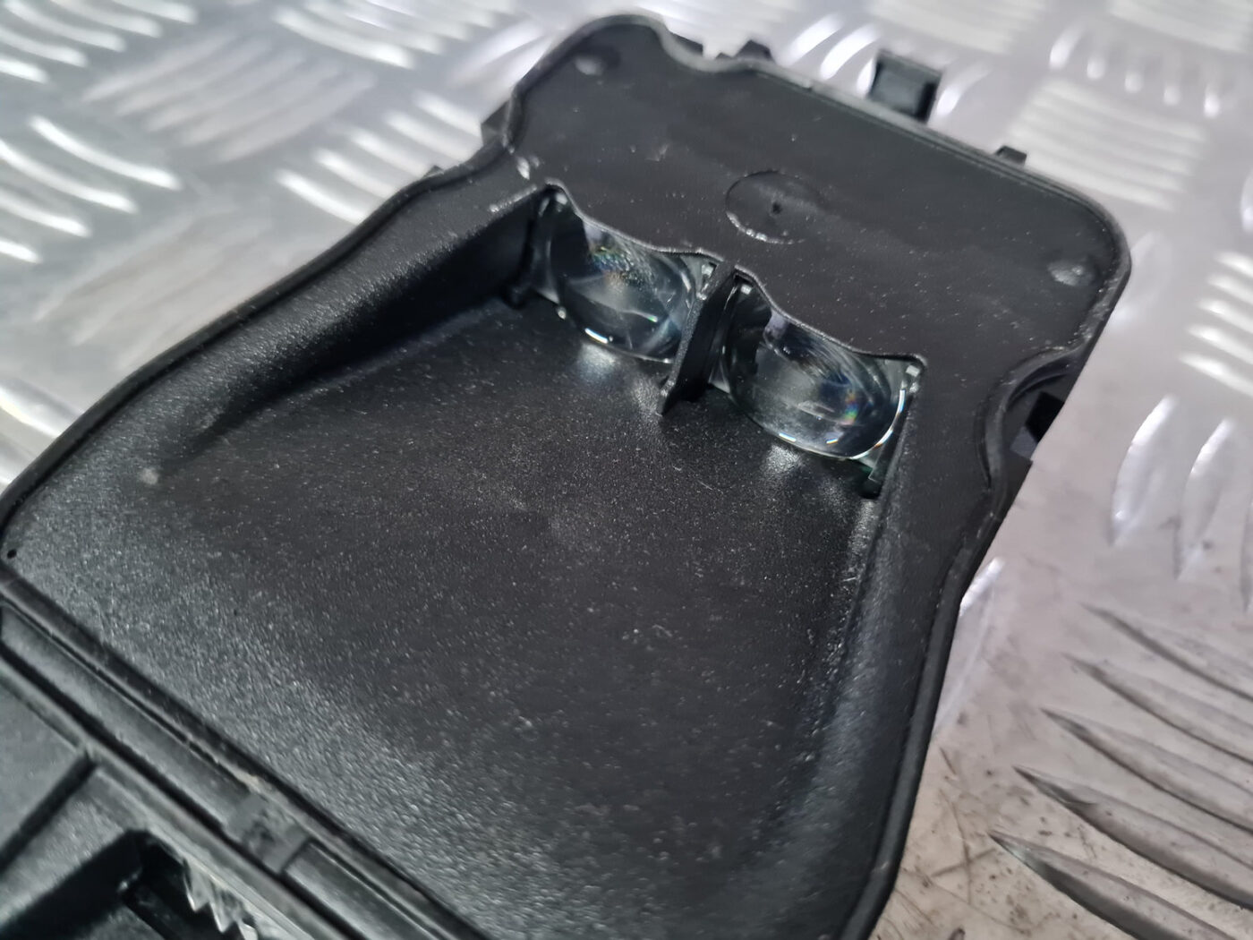 Adaptīvās kruīza kontroles sensors priekš VOLVO XC 60 2009 6 Adaptīvās kruīza kontroles sensors priekš VOLVO XC 60 2009