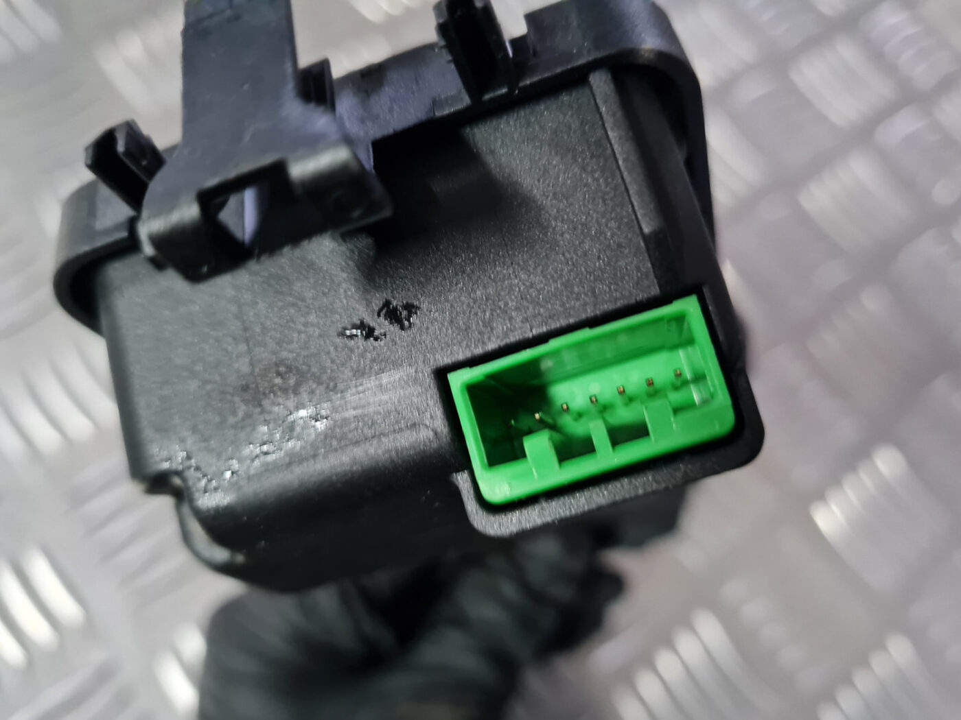 Adaptīvās kruīza kontroles sensors priekš VOLVO XC 60 2009 3 Adaptīvās kruīza kontroles sensors priekš VOLVO XC 60 2009