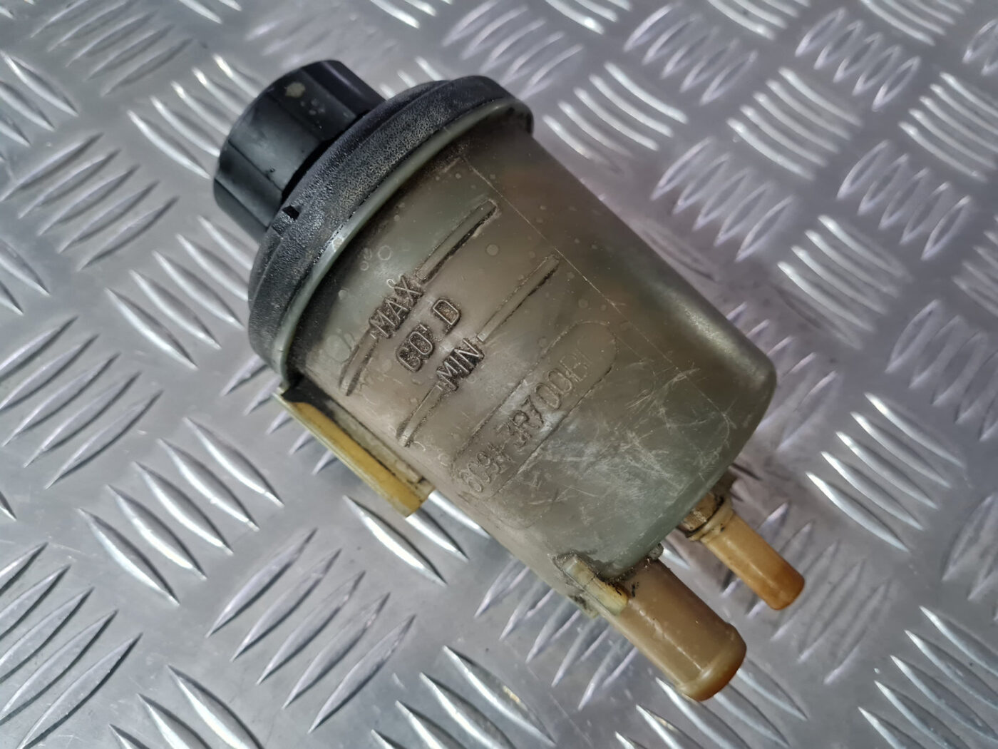 Stūres pastiprinātāja tvertne priekš VOLVO XC 60 2009 2 Stūres pastiprinātāja tvertne priekš VOLVO XC 60 2009